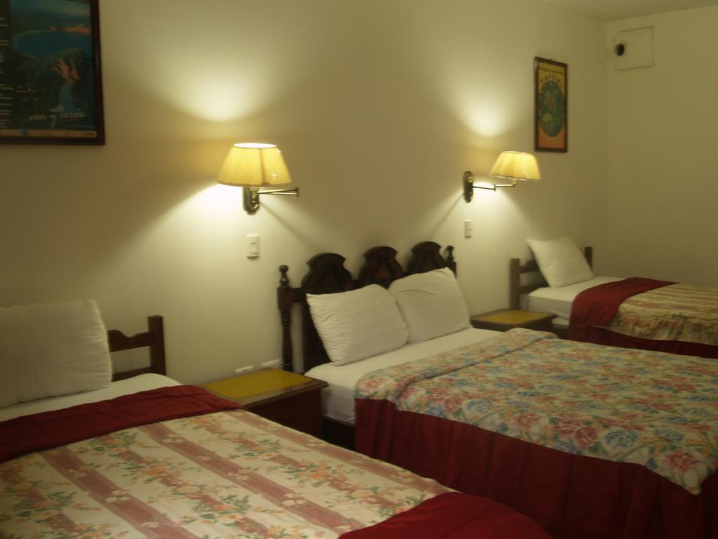 Hotel Pacifico Puerto López エクステリア 写真