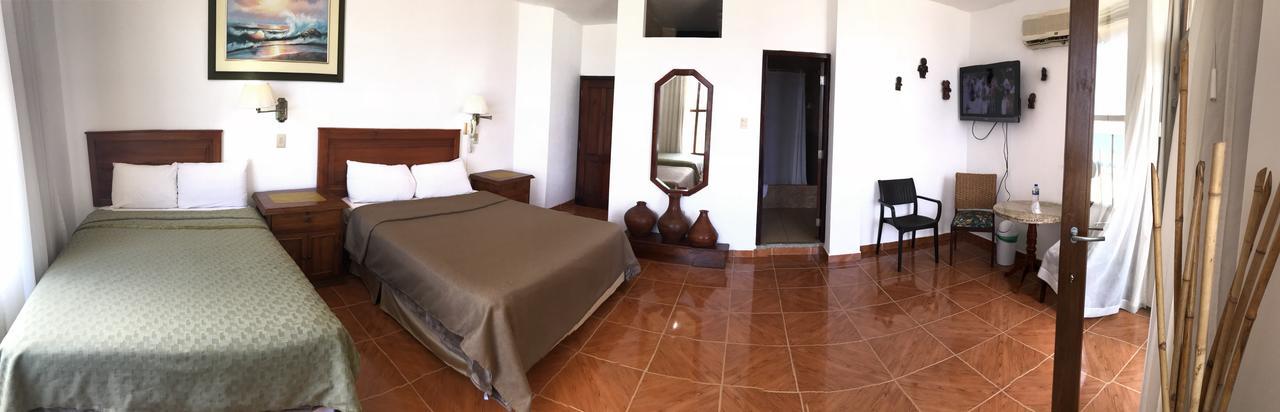 Hotel Pacifico Puerto López エクステリア 写真