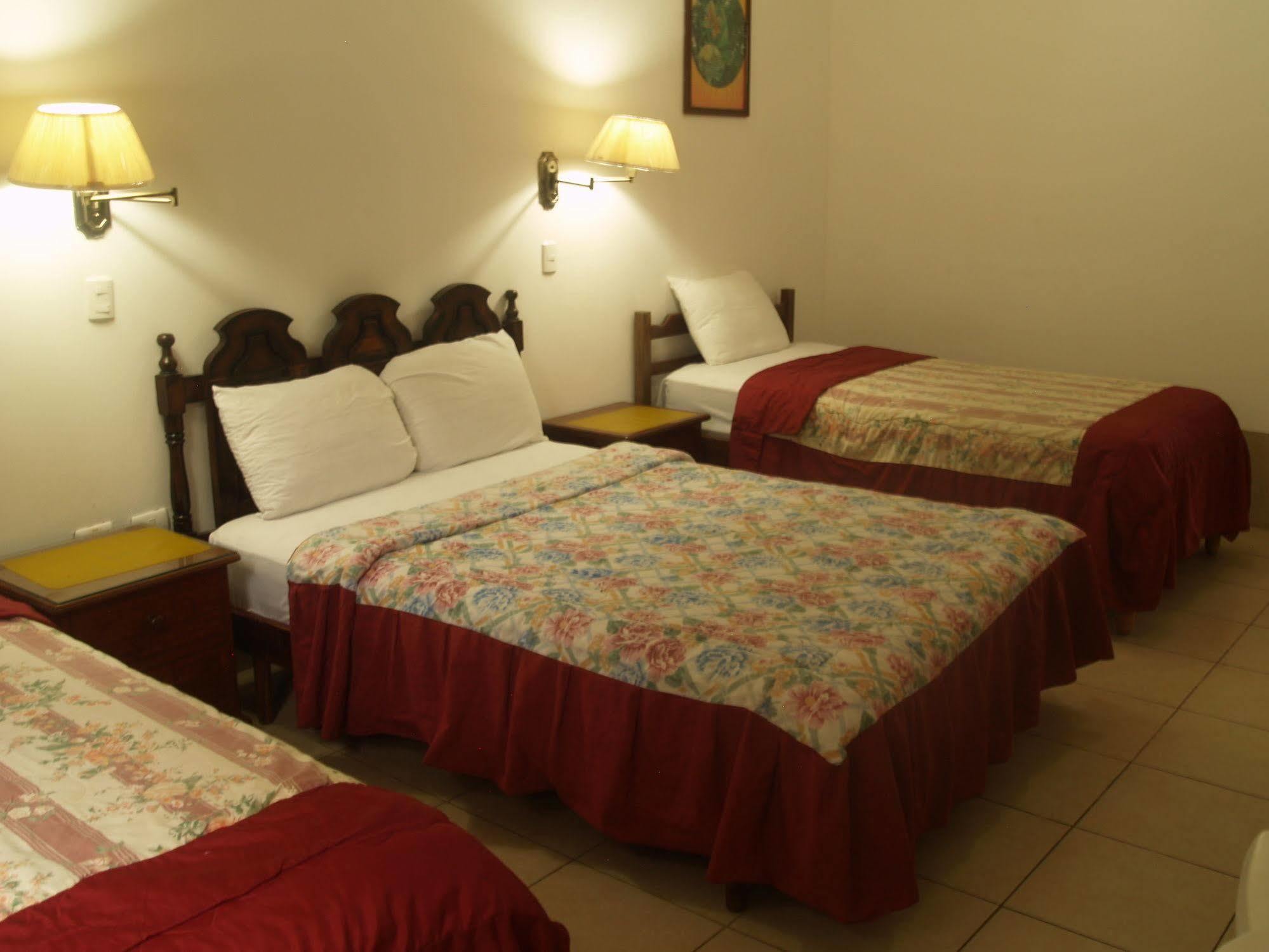 Hotel Pacifico Puerto López エクステリア 写真